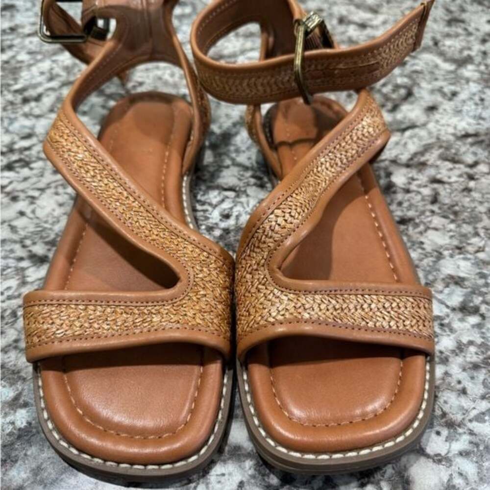 Women's Tan Sandals